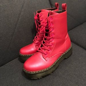 Hot pink combat boots!!